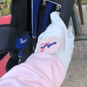 Meet your Posher, Corina